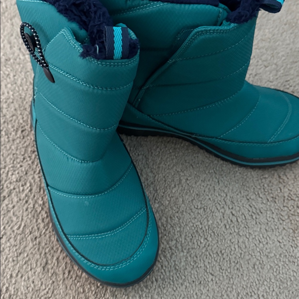 L.L. Bean Kids Teal Snow Boots